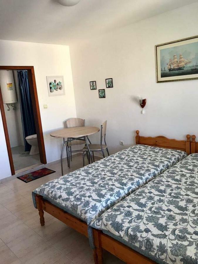 Студиа Мансарда Ненови Pomorie Exteriör bild