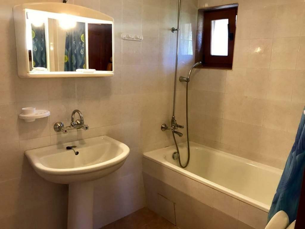 Студиа Мансарда Ненови Pomorie Exteriör bild